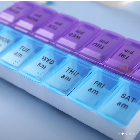 Weekly AM/PM Travel Pill Organizer medicine Planner, AM/PM Compartments new - Picture 2 of 4